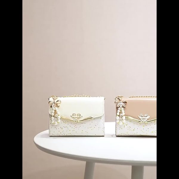 Women’s White Crossbody Bag with Gold Chain Strap & Bow Charm – Lightweight Clutch Purse with Tassel Detail – Ideal Gift for Christmas, Birthdays & Holidays - Image 16