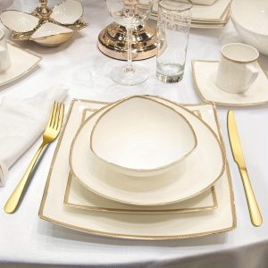 30pcs Elegant Golden Stainless Steel Flatware Set – Includes Steak Knives, Dinner & Dessert Forks, Spoons – Luxury Cutlery for Home & Events